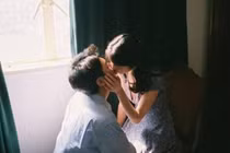 Nhận hát thuê cho buổi tiệc, tôi "sốc" khi biết nhân vật được cầu hôn