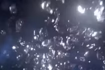 Video: Cảnh tượng mưa kim cương trên sao Thổ khiến bạn kinh ngạc