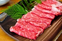Video: Vì sao thịt bò Wagyu đắt đỏ, có giá hàng triệu đồng mỗi kg?