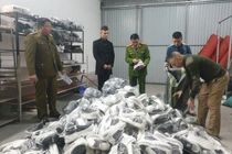 Chiêu trò livestream bán hàng hiệu giá vài trăm nghìn đồng