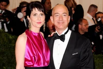 "Chiêu bài" giúp vợ tỷ phú Bezos buộc chồng chia nửa gia tài