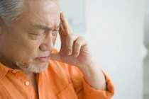 Dâu ngán ngẩm vì bố chồng thường xuyên văng tục trước mặt cháu