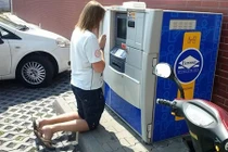 Anh em xem hình chị em... cười lộn ruột