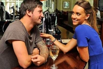 Mất sạch tiền vì bao gái: Bài 'học khôn" đắt giá của chồng