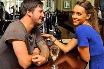 Mất sạch tiền vì bao gái: Bài 'học khôn" đắt giá của chồng