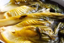 Tủ lạnh nhà ai cũng hay có 3 món này, vứt bỏ càng sớm càng tốt