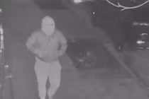 Video: Bước lên xe Uber ở Mỹ, bị sát thủ gí súng vào đầu nã đạn