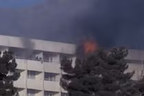 Video: Con tin dùng ga trải giường để thoát khách sạn khủng bố