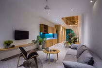 Căn nhà phố Sài Gòn với mặt tiền "mờ ảo" nhìn xuyên thấu