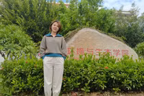 Khâm phục nghị lực của nữ sinh khiếm thính, vượt khó khăn học lên tiến sĩ