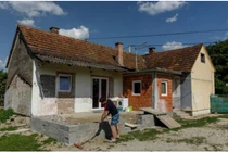 Nhà 4000 đồng rẻ hơn rau, tranh nhau đăng ký