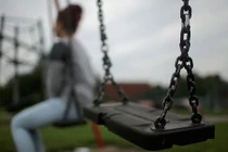 Bi kịch thiếu nữ 16 tuổi bị ép làm nô lê tình dục cho 100 đàn ông