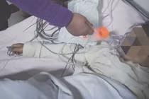 Bé gái bị đánh đập ở trường khiến vùng nhạy cảm bị tổn thương nặng