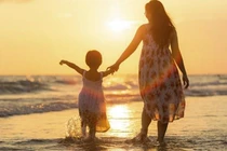 Gửi những người mẹ đơn thân: Tết này phải thật mạnh mẽ!