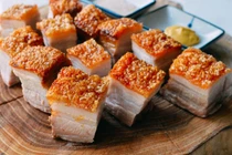 Video: Cách làm thịt heo quay bằng nồi chiên không dầu ngon không cưỡng nổi