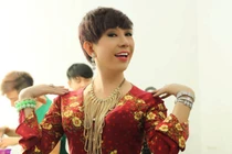 Long Nhật đăng ảnh lạ ám chỉ việc phẫu thuật chuyển giới