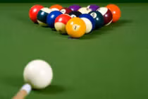 Video: Ai đủ tự tin đánh bi-a giỏi hơn cô bé này?