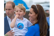 Công nương Kate làm điều phi thường này cho hoàng tử George