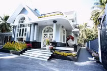 Biệt thự trắng triệu đô của Đoàn Minh Tài tặng bố mẹ tại quê nhà