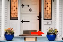 Người giàu thường để thứ này trước cửa nhà: Học theo để khơi thông tiền đồ