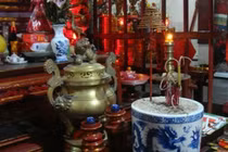 Cách đặt bát hương để tiền chảy vào nhà như thác lũ