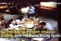 Video: Chồng hất cả nồi lẩu sôi sùng sục vào mặt bạn trai vợ ở Trung Quốc