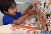 Nhóc tỳ 6 tuổi trở thành triệu phú nhờ đánh giá đồ chơi