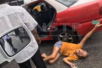 Thực hư cô gái Việt nằm giữa đường Malaysia bị tố mắc bệnh tâm thần