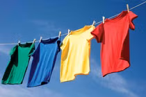 Mẹo giặt quần áo không bị phai màu, nhàu nát