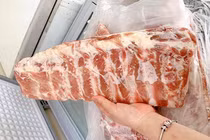 Vì sao người tiêu dùng nghi ngại với thịt lợn nhập khẩu?