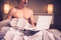 Mấy tháng liền chồng không "đụng chạm", vợ sốc khi biết nguyên nhân