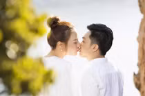 BST nụ hôn của vợ chồng Cường Đô La, xem mà "ngại quá đi"