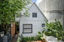 Nhà ở kết hợp phòng cho thuê "tuy chung mà riêng"