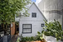 Nhà ở kết hợp phòng cho thuê "tuy chung mà riêng"