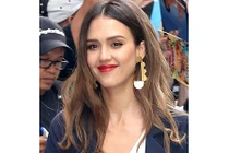 12 màu son đỏ được sao Hollywood yêu thích năm 2017