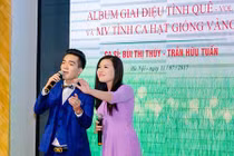 Rơi nước mắt với tuổi thơ nghèo khó của học trò Đan Trường, Cẩm Ly