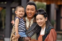 Chồng cũ vui bên tình trẻ, Đổng Khiết sống cảnh mẹ đơn thân