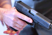 9X dùng súng tự chế bắn cha