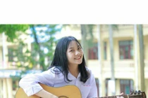 "Crush quốc dân của mọi chàng trai": Xinh xắn, hát hay, đàn giỏi