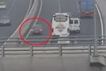 Biết trước tai nạn vẫn cố tình lao về phía "tử thần"