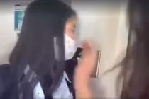 Hai cô gái gọi nữ sinh gốc Việt là virus Covid-19 gây phẫn nộ
