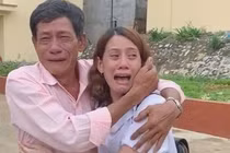 Khoảnh khắc tương phùng sau 22 năm của người phụ nữ bị lừa sang TQ