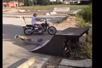 Video: Cái kết "bi đát" cho các "dân chơi" thích thể hiện