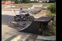 Video: Cái kết "bi đát" cho các "dân chơi" thích thể hiện