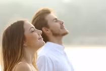 Khổ sở vì bạn trai ghen tuông, dằn vặt về quá khứ