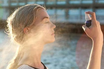 Bị mụn trứng cá hành hạ, quy trình dưỡng da có khác gì hằng ngày?