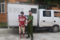 Nhận án trộm cắp, bị cáo đau đớn nhìn hội trường không bóng người