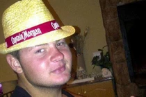 Kinh hoàng 2 con chó cắn chủ tới chết rồi kéo xác quanh vườn