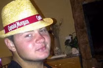 Kinh hoàng 2 con chó cắn chủ tới chết rồi kéo xác quanh vườn