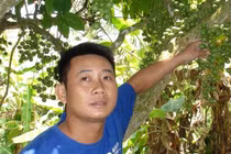 Bí ẩn cây cưa ra máu và đốt nhang không cháy